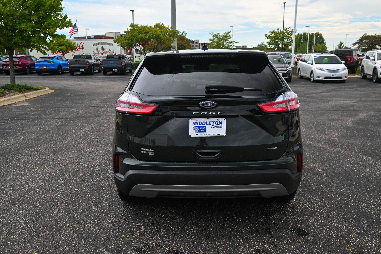 Used 2023 Ford Edge SEL AWD/4WD image 6