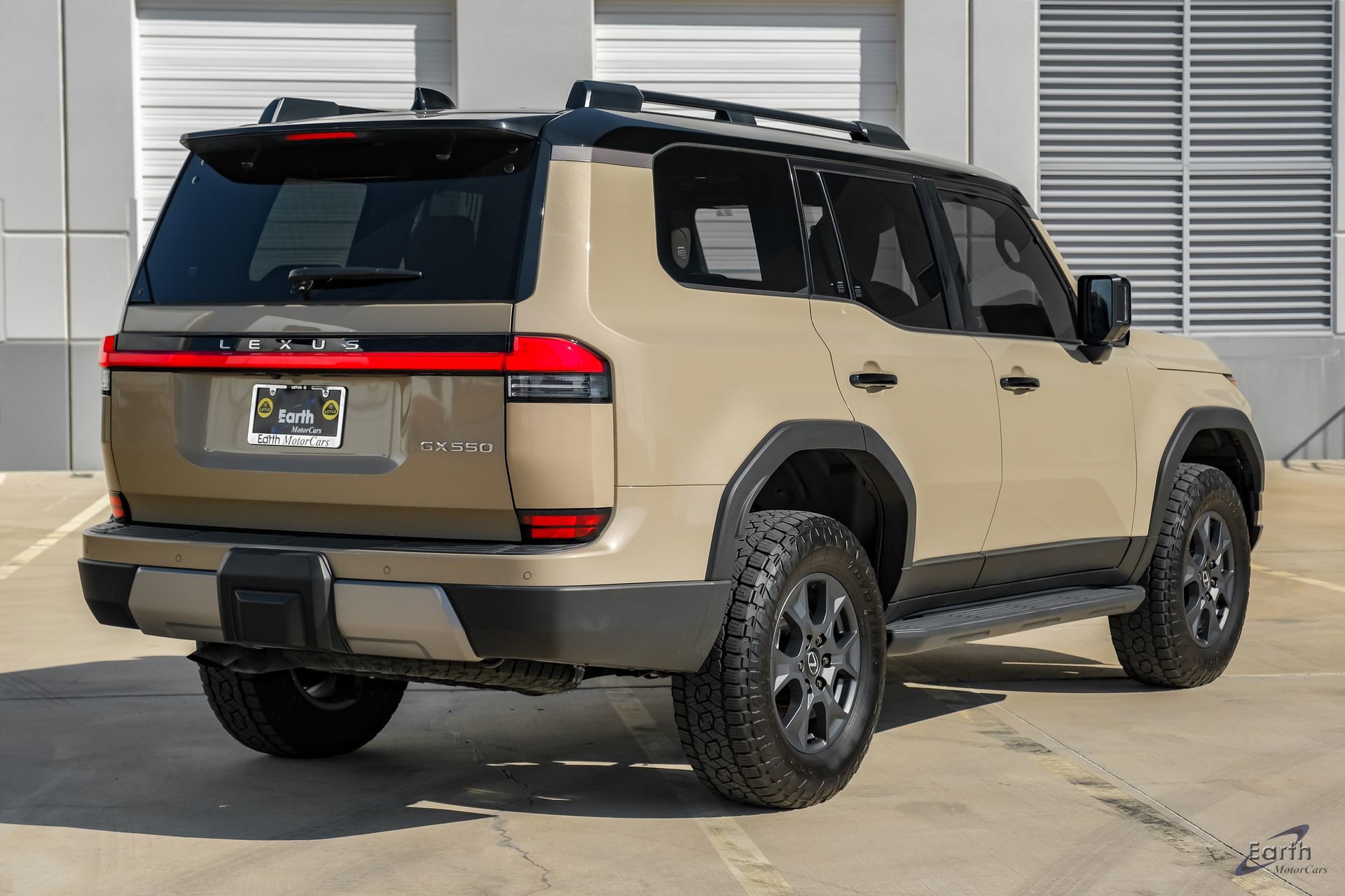 Used 2025 Lexus GX 550 w/ Accessory Package (CT) image 16