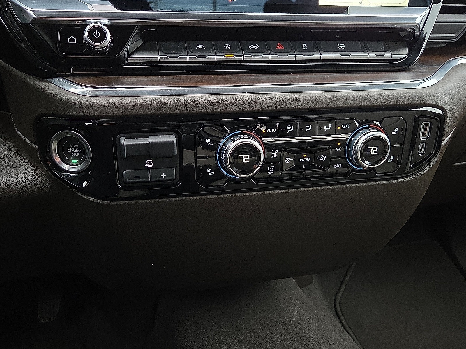 Certified 2025 GMC Sierra 1500 SLT AWD/4WD image 17