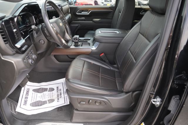 Used 2022 Chevrolet Silverado 1500 High Country w/ High Country Premium Package AWD/4WD image 9