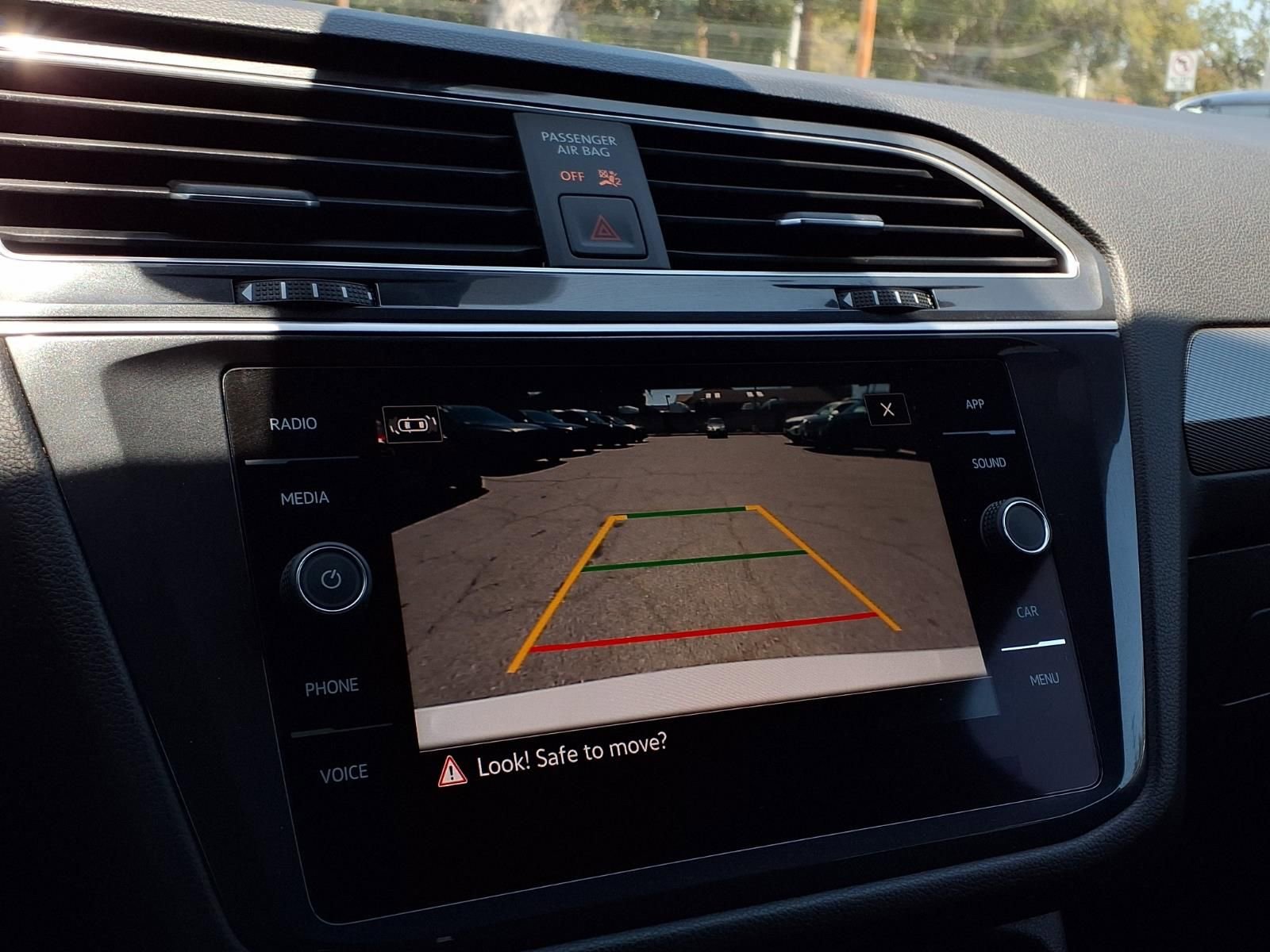 Certified 2023 Volkswagen Tiguan SE R-Line FWD image 9