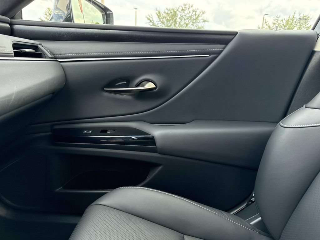 Used 2025 Lexus ES 350 w/ Premium Package FWD image 28
