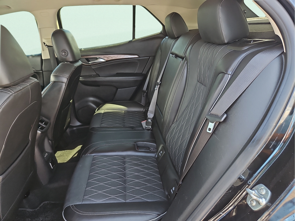 Used 2023 Buick Envision Avenir AWD/4WD image 10