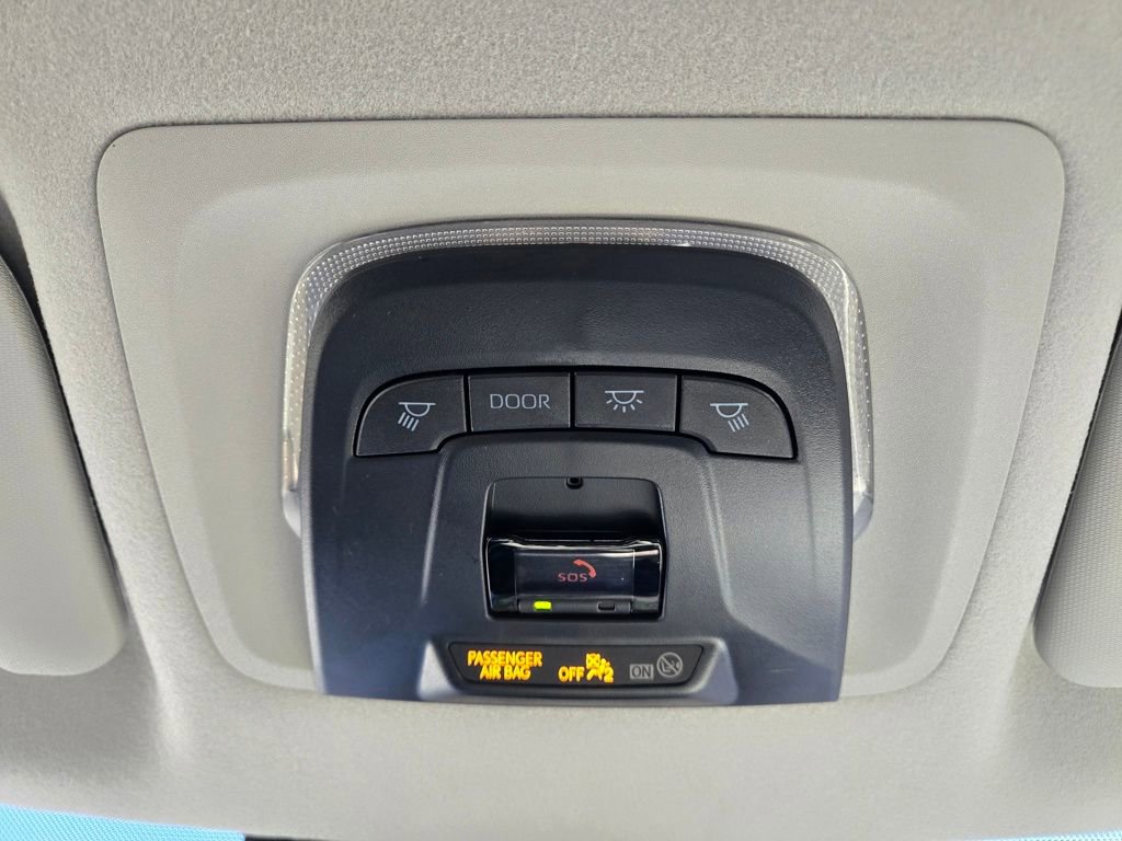 Used 2024 Toyota Corolla Cross L image 31