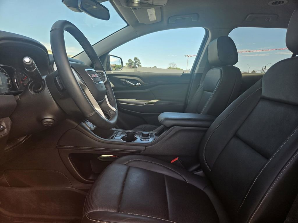 Used 2023 GMC Acadia SLT w/ Elevation Edition image 11