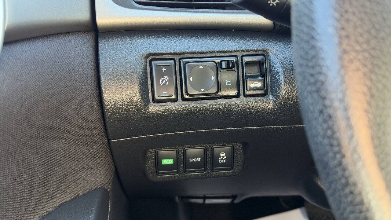 Used 2014 Nissan Sentra S FWD image 18