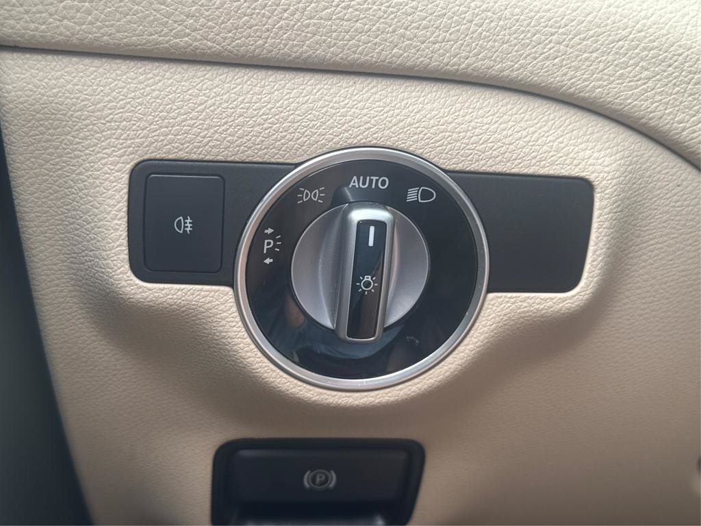 Used 2017 Mercedes-Benz CLA 250 image 17