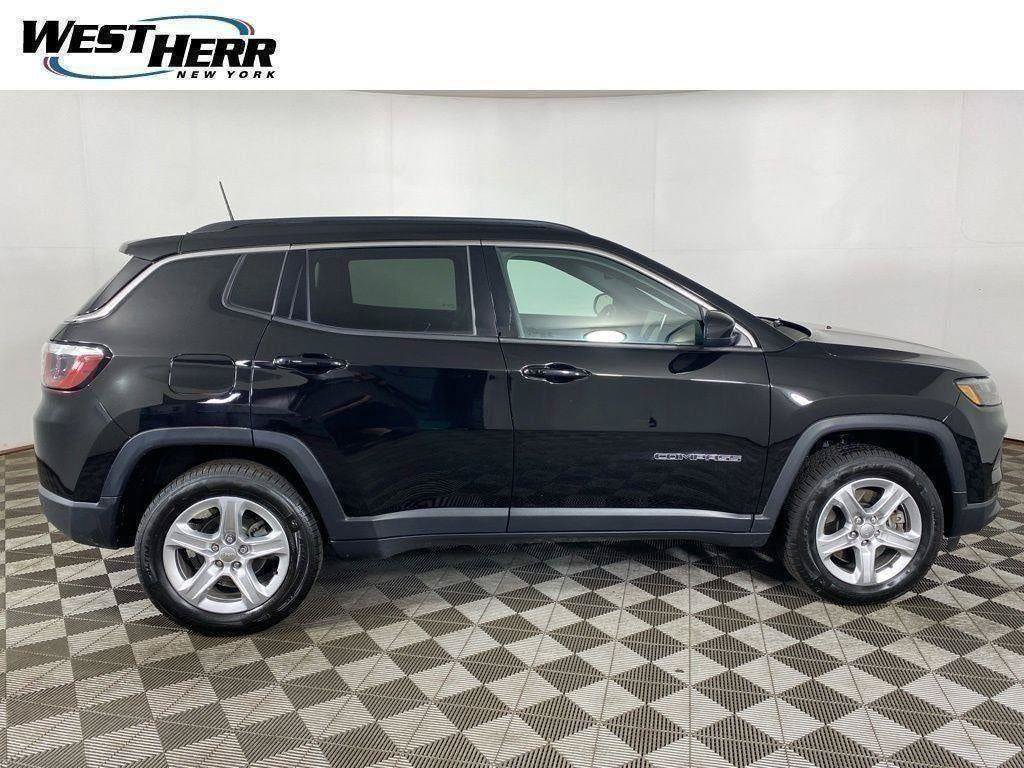 Used 2023 Jeep Compass Latitude w/ Convenience Group AWD/4WD image 48