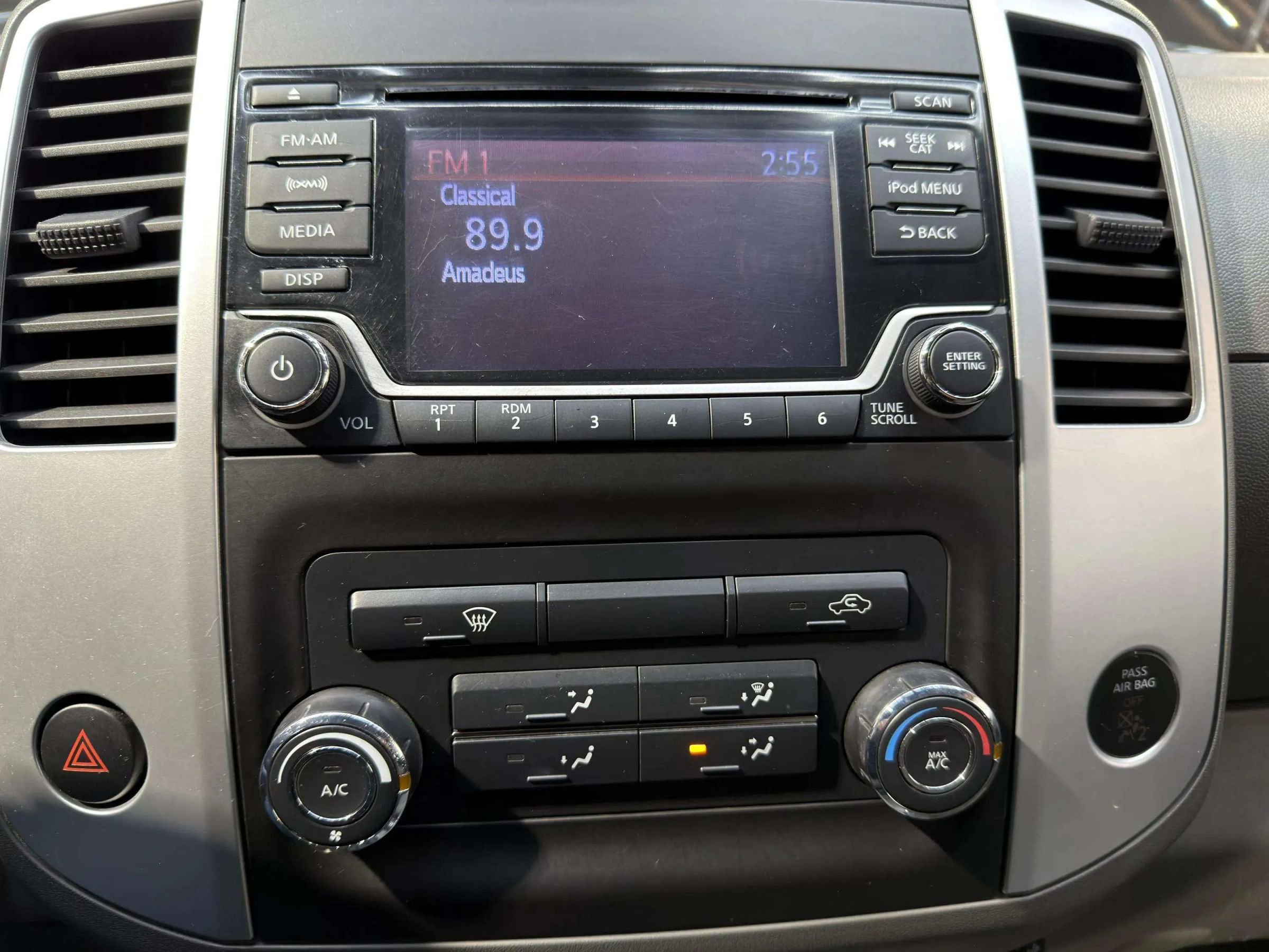 Used 2018 Nissan Frontier SV image 17