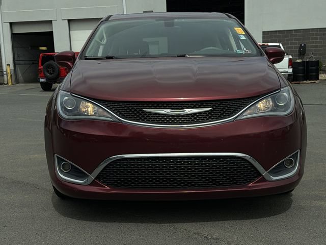 Used 2018 Chrysler Pacifica Touring Plus w/ Tire & Wheel Group FWD image 8