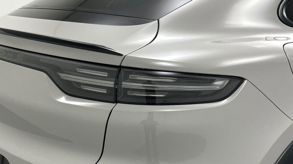 Used 2021 Porsche Cayenne GTS AWD/4WD image 27