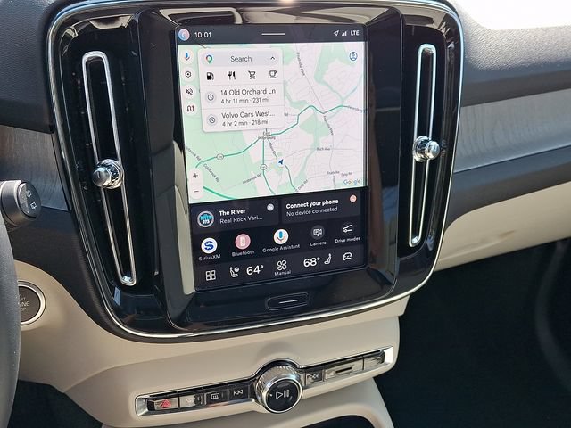 Certified 2025 Volvo XC40 B5 Ultra AWD/4WD image 17