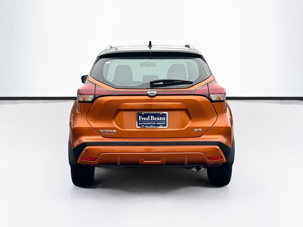 Used 2023 Nissan Kicks SR w/ SR Premium Package image 7