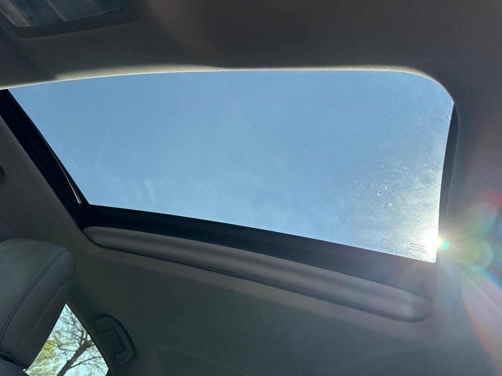 Used 2013 Toyota Avalon Limited image 30