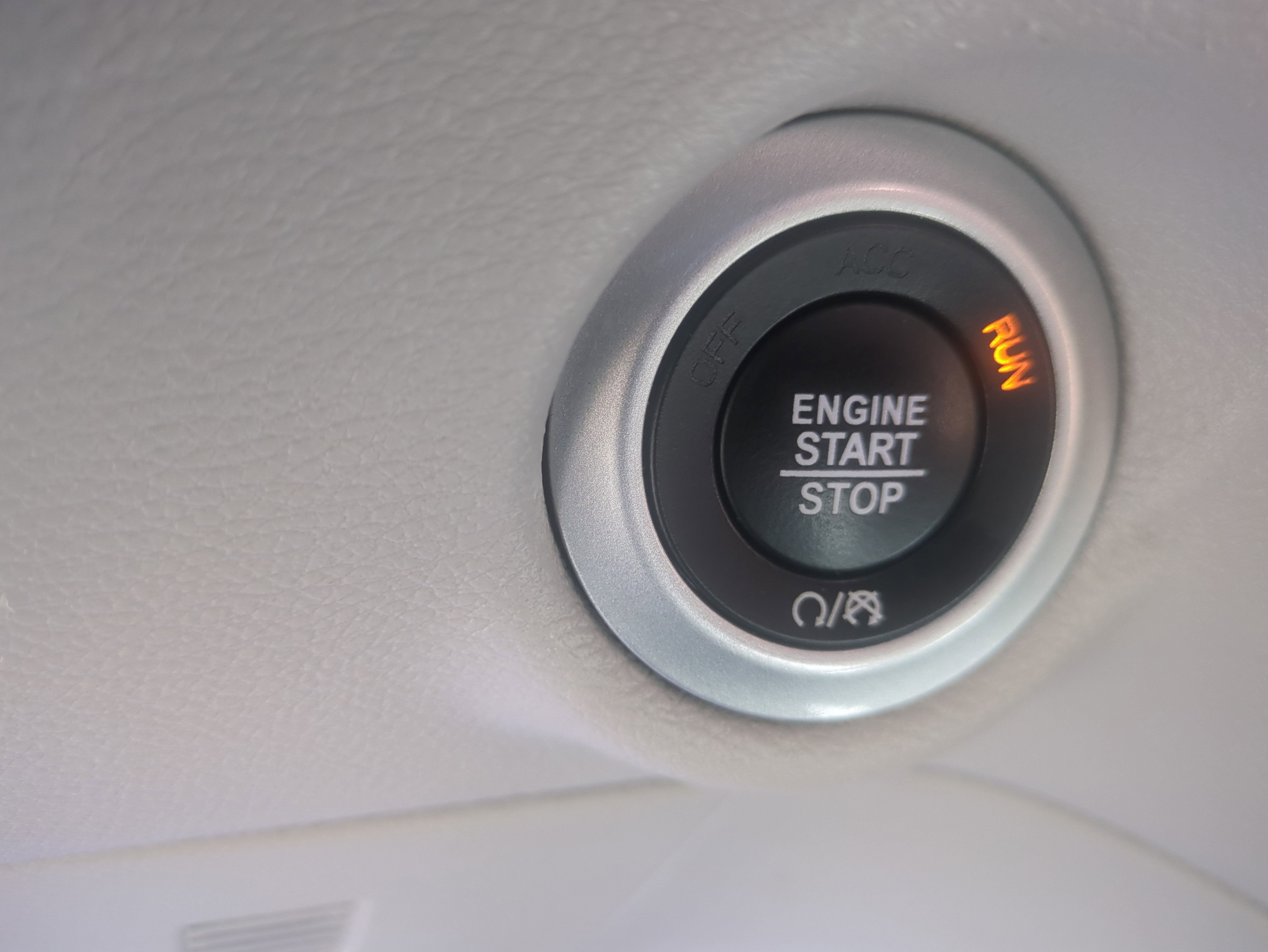 Used 2024 Chrysler Pacifica Touring-L FWD image 16
