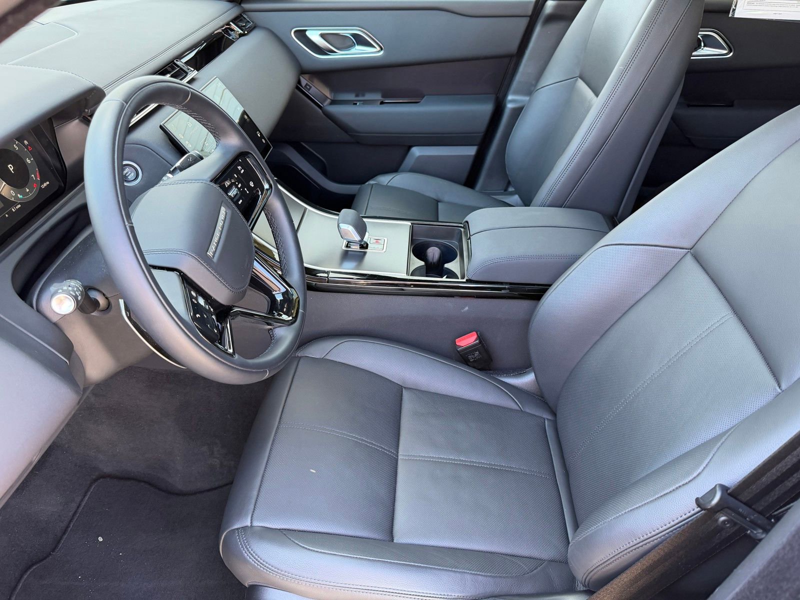 Used 2026 Land Rover Range Rover Velar Dynamic SE image 9