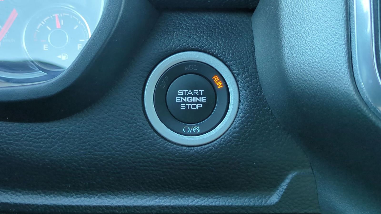 Used 2020 RAM 1500 Laramie w/ Sport Appearance Package image 33