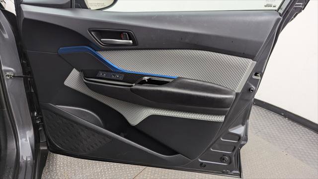 Used 2019 Toyota C-HR XLE image 23