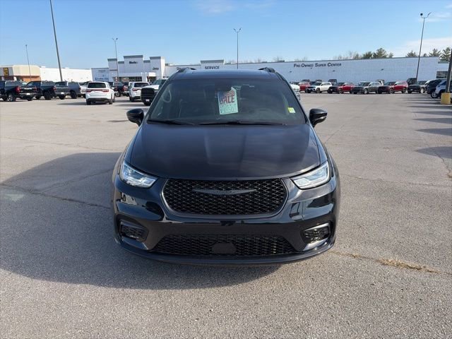 New 2026 Chrysler Pacifica Limited w/ S Appearance Package image 9