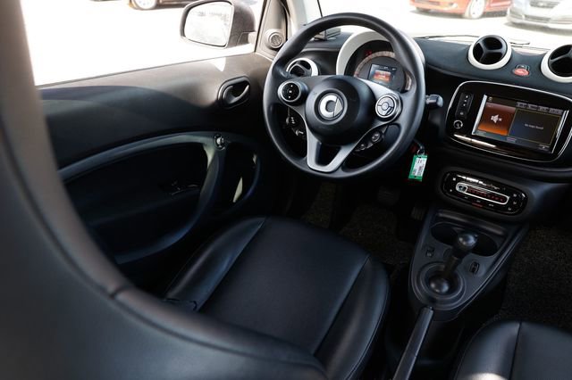 Used 2016 smart fortwo Prime image 17