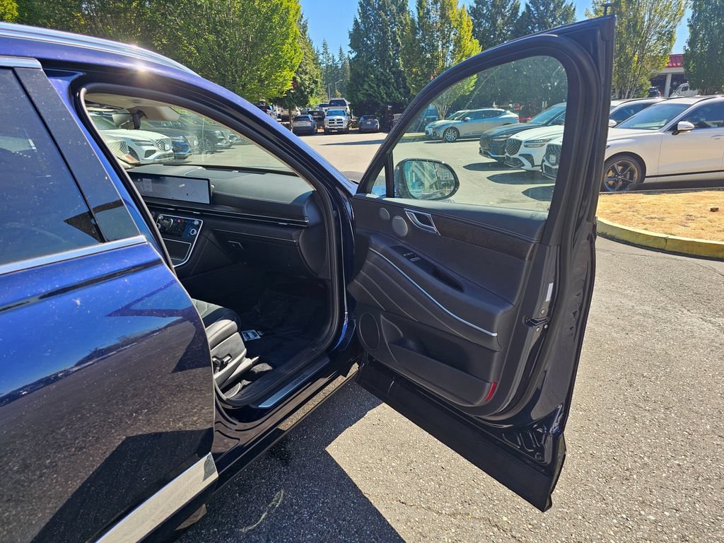 Used 2025 Genesis GV80 3.5T Prestige AWD/4WD image 28