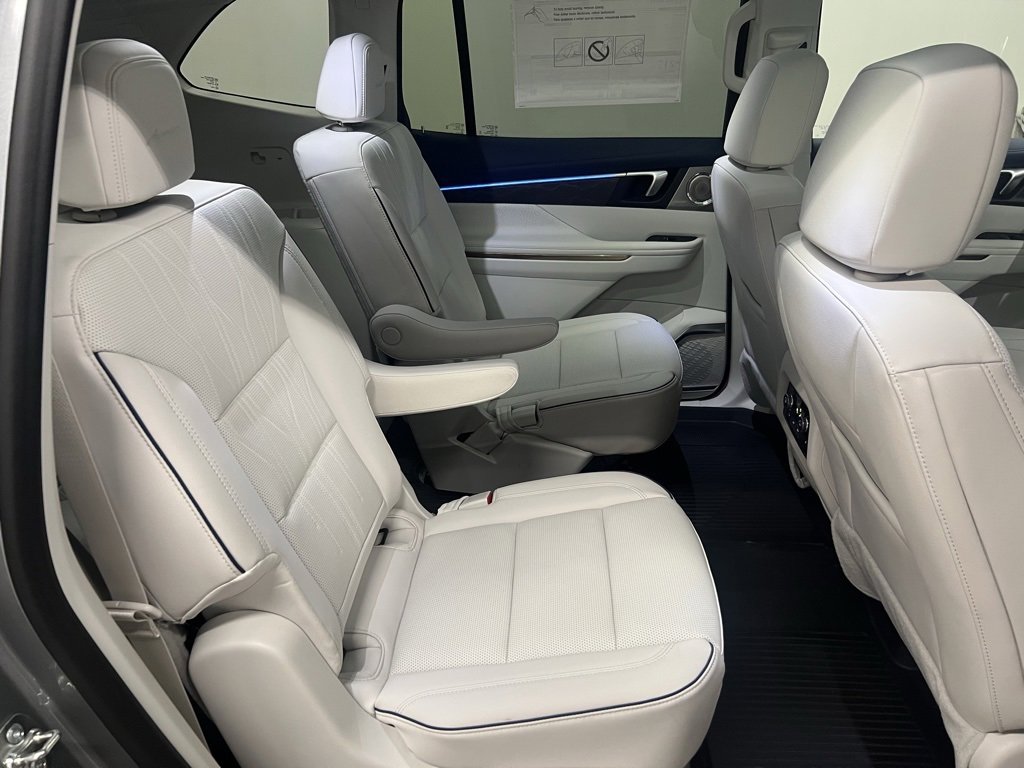 New 2026 Buick Enclave Avenir w/ Super Cruise Package image 31
