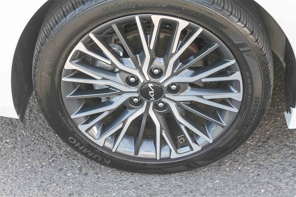 Used 2023 Kia Forte GT-Line w/ GT-Line Premium Package image 14