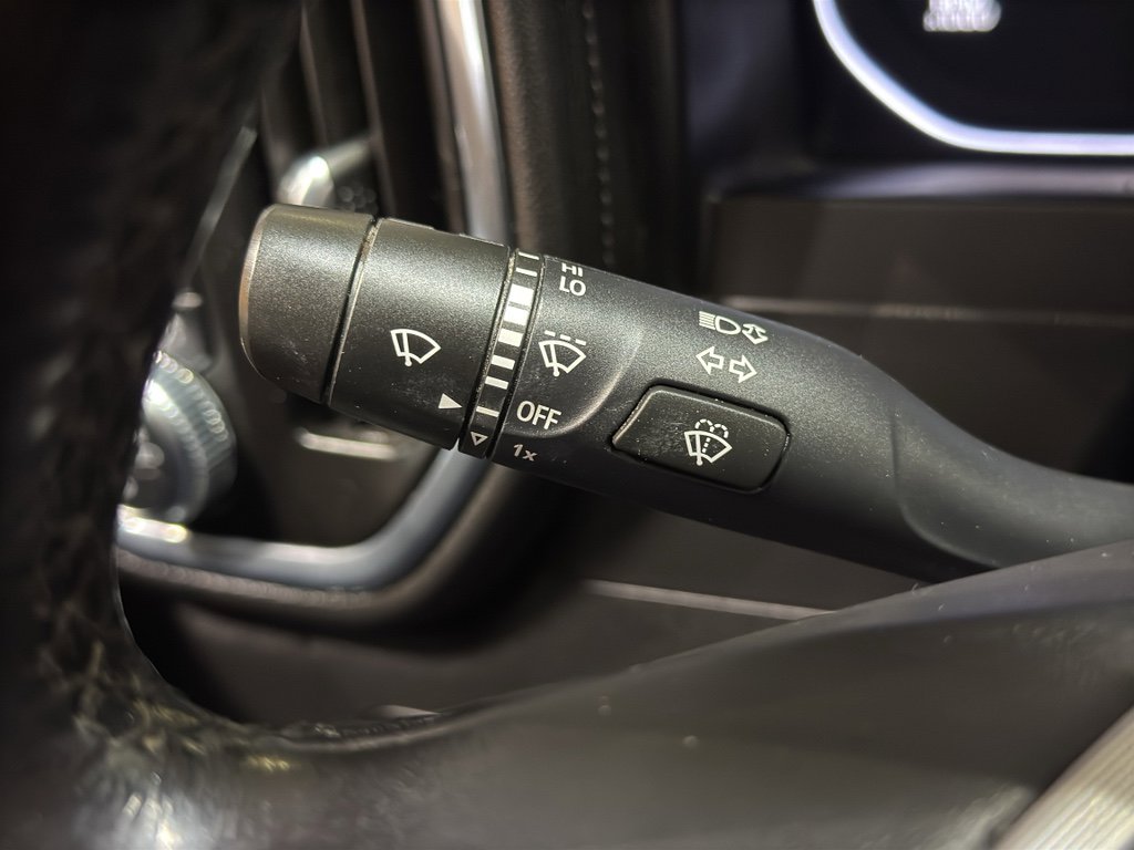 Used 2021 GMC Sierra 3500 SLT w/ SLT Preferred Package image 26