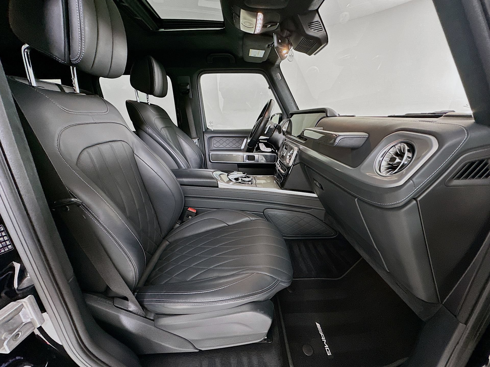 Used 2023 Mercedes-Benz G 550 image 30