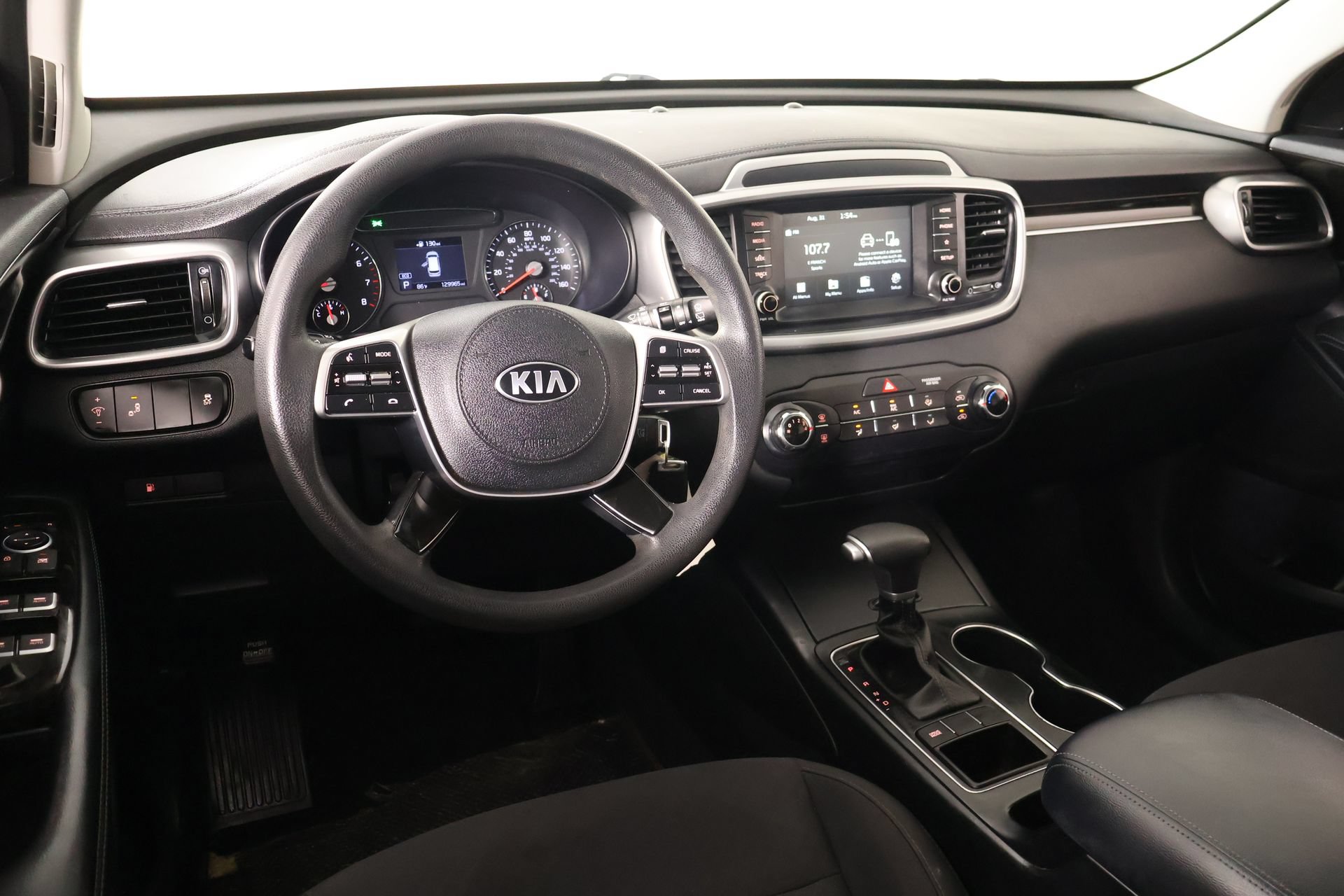 Used 2020 Kia Sorento LX FWD image 2