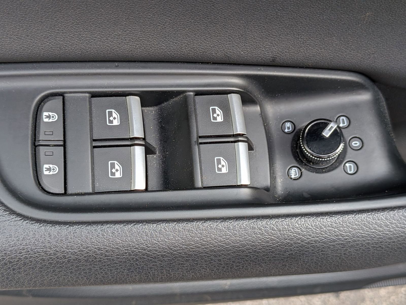 Used 2019 Audi Q8 Premium image 14