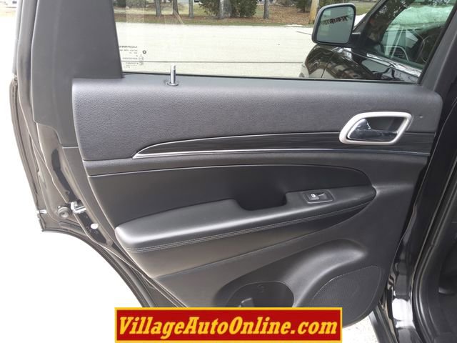 Used 2020 Jeep Grand Cherokee Limited w/ Luxury Group II image 25