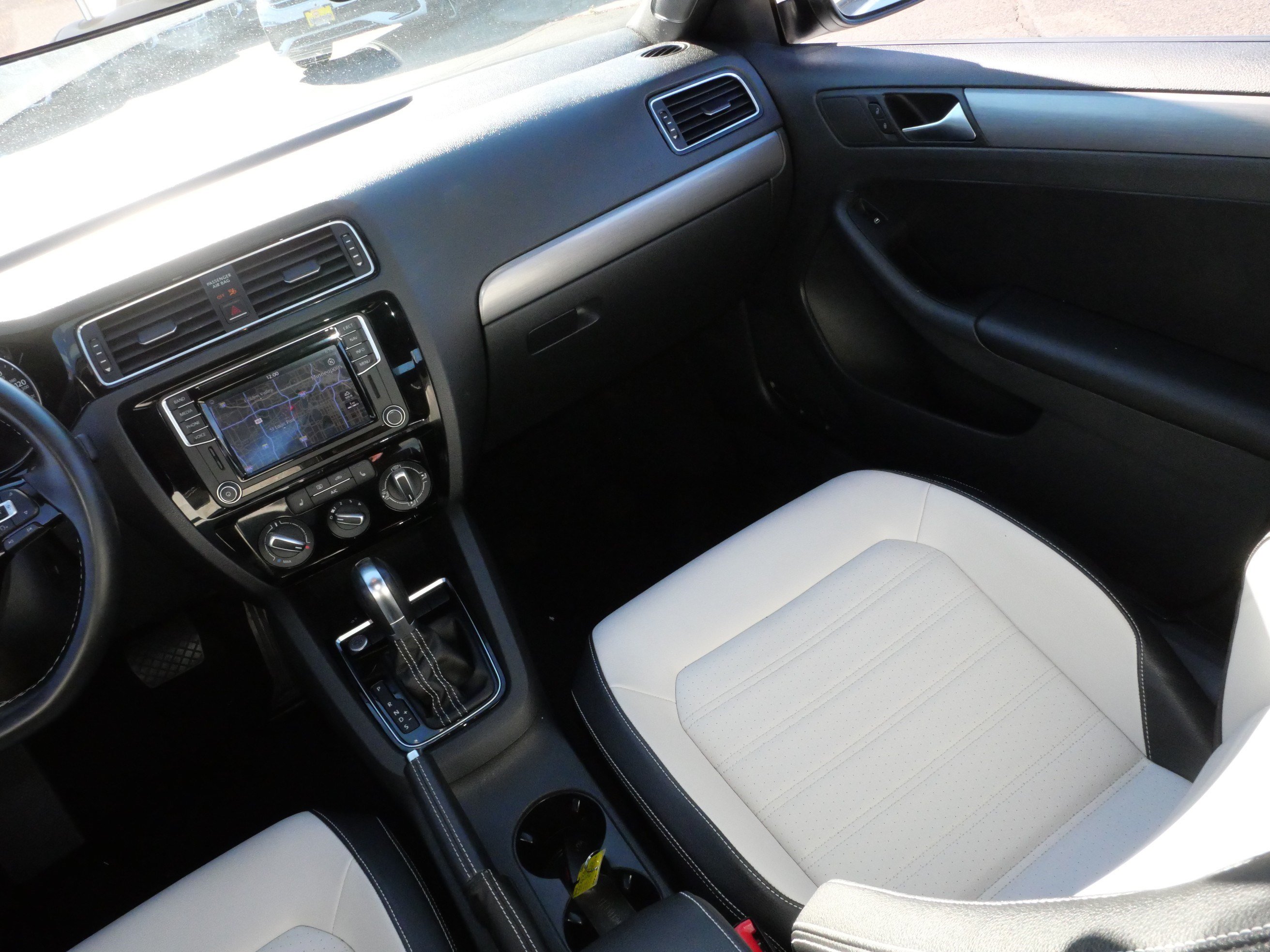 Used 2016 Volkswagen Jetta Sport FWD image 11