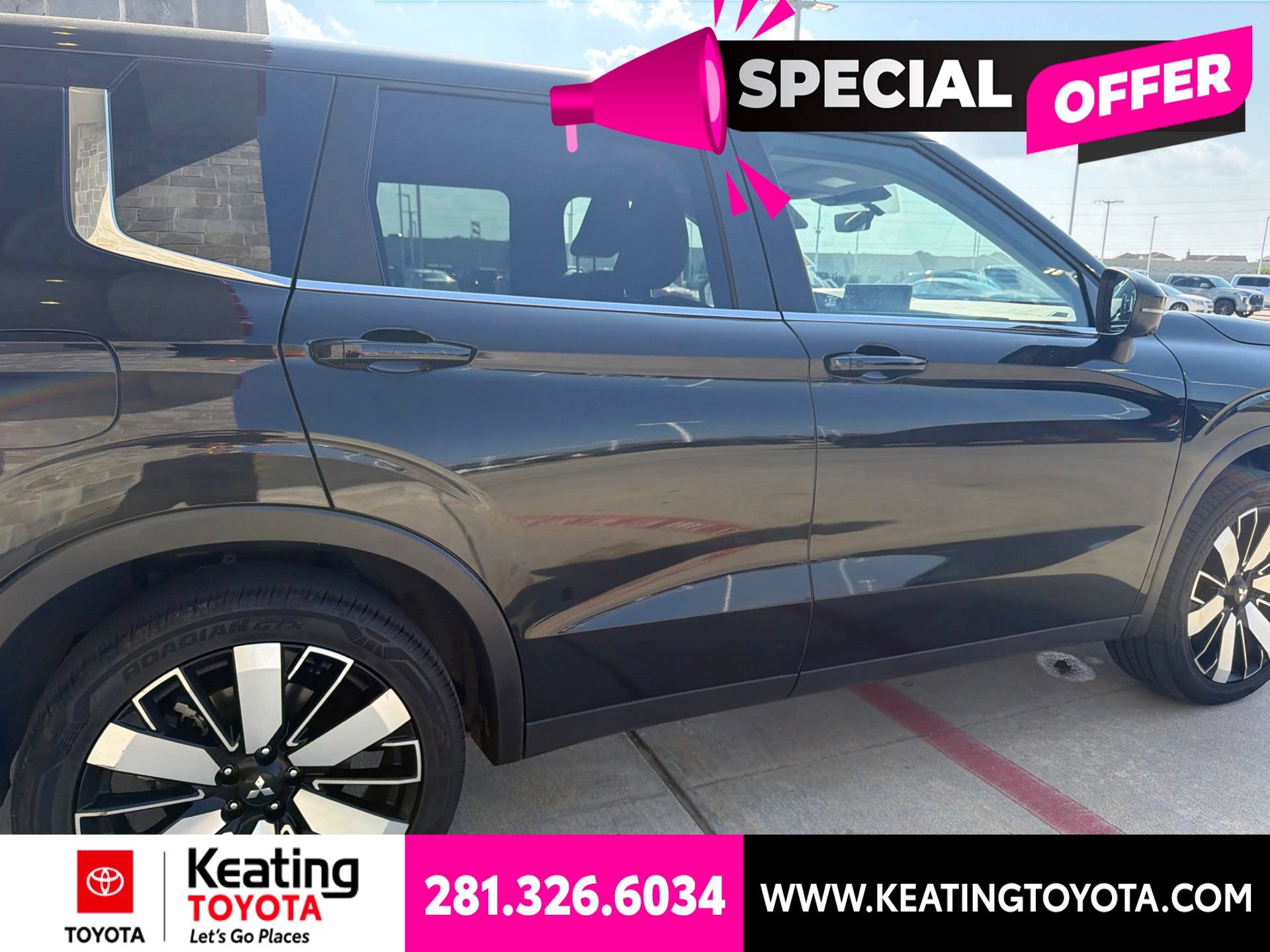Used 2025 Mitsubishi Outlander SE AWD/4WD image 2