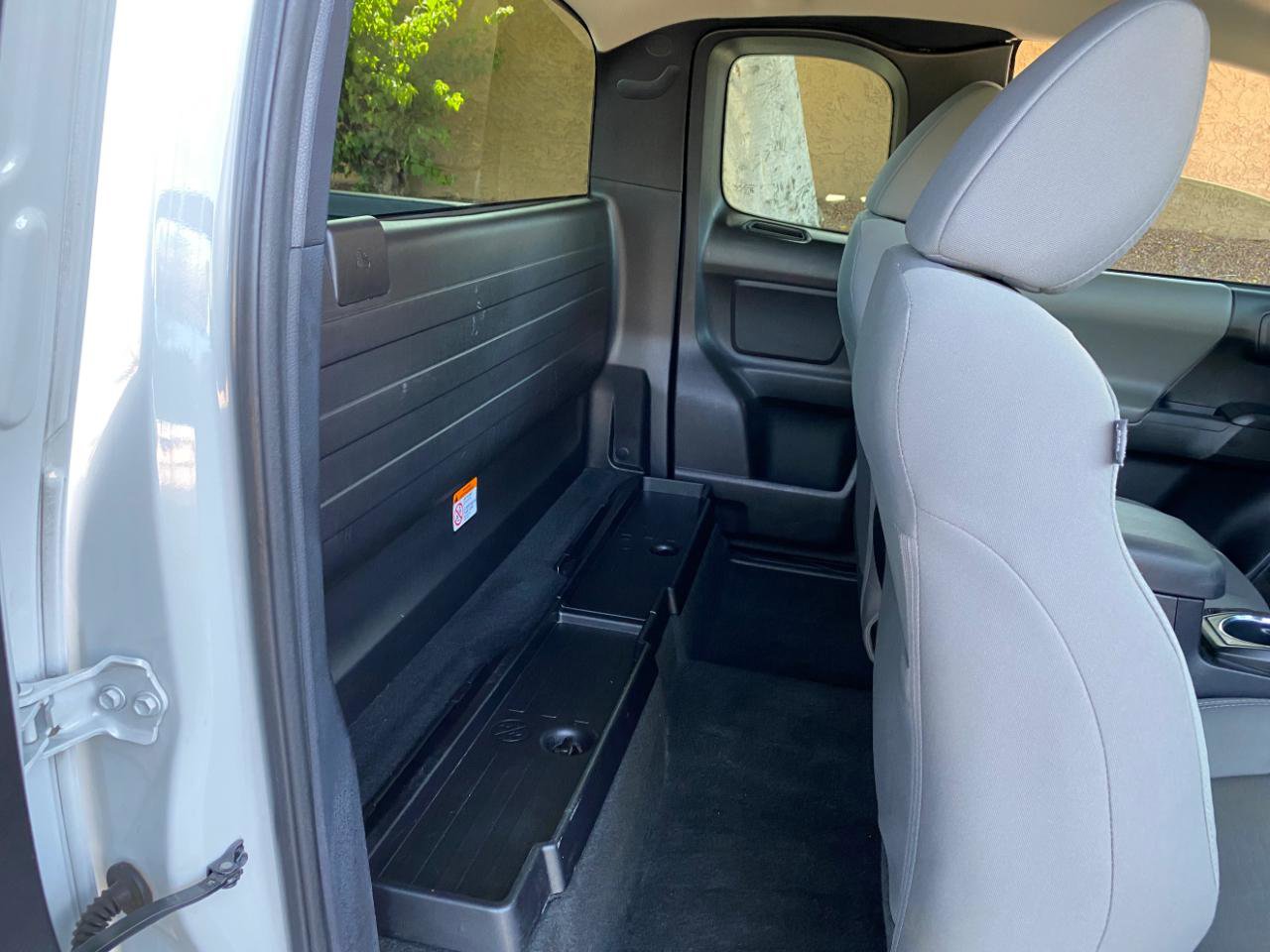 Used 2018 Toyota Tacoma SR RWD image 37