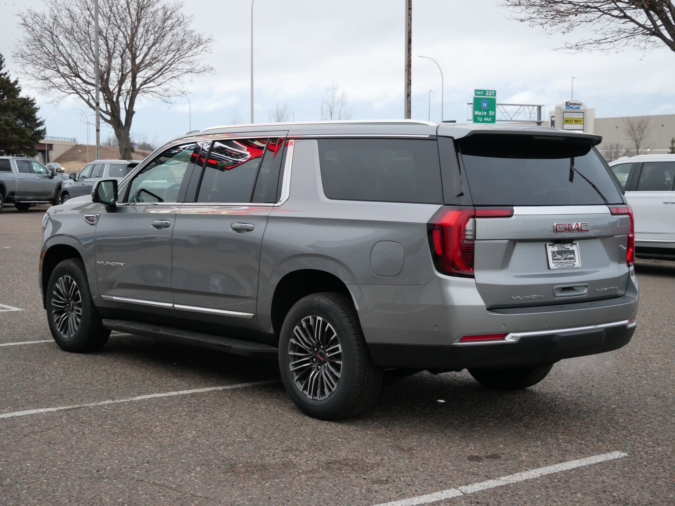 New 2026 GMC Yukon XL Elevation w/ Elevation Premium Package AWD/4WD image 5