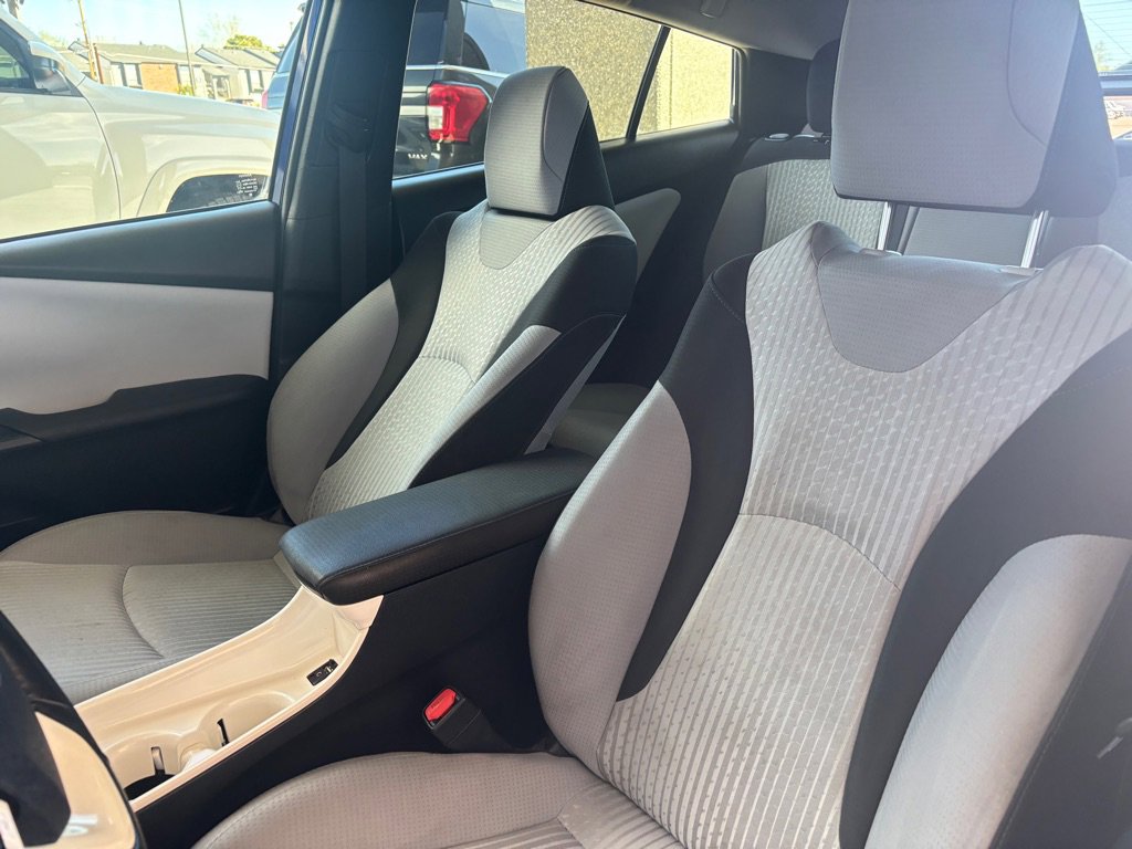 Used 2016 Toyota Prius Four image 6