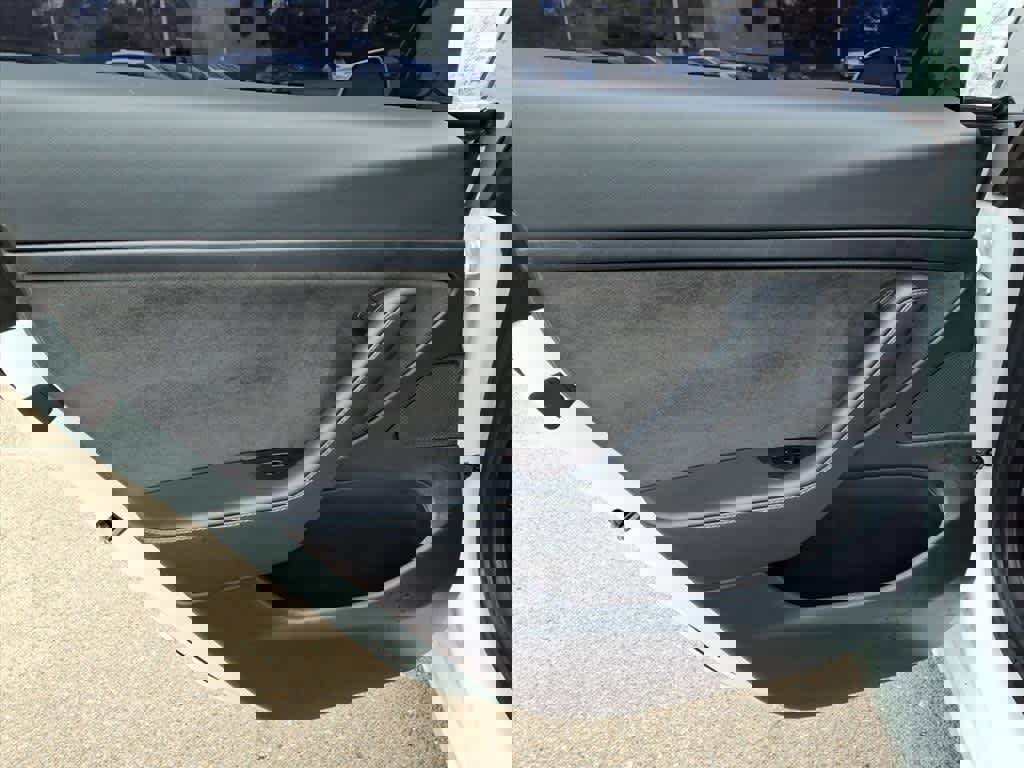 Used 2021 Tesla Model 3 Standard Range Plus image 9