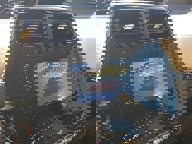 Used 2017 Toyota Prius Four image 21