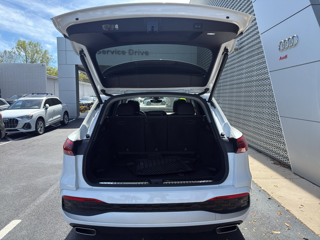 Used 2025 Audi Q5 Premium w/ Convenience Package image 8