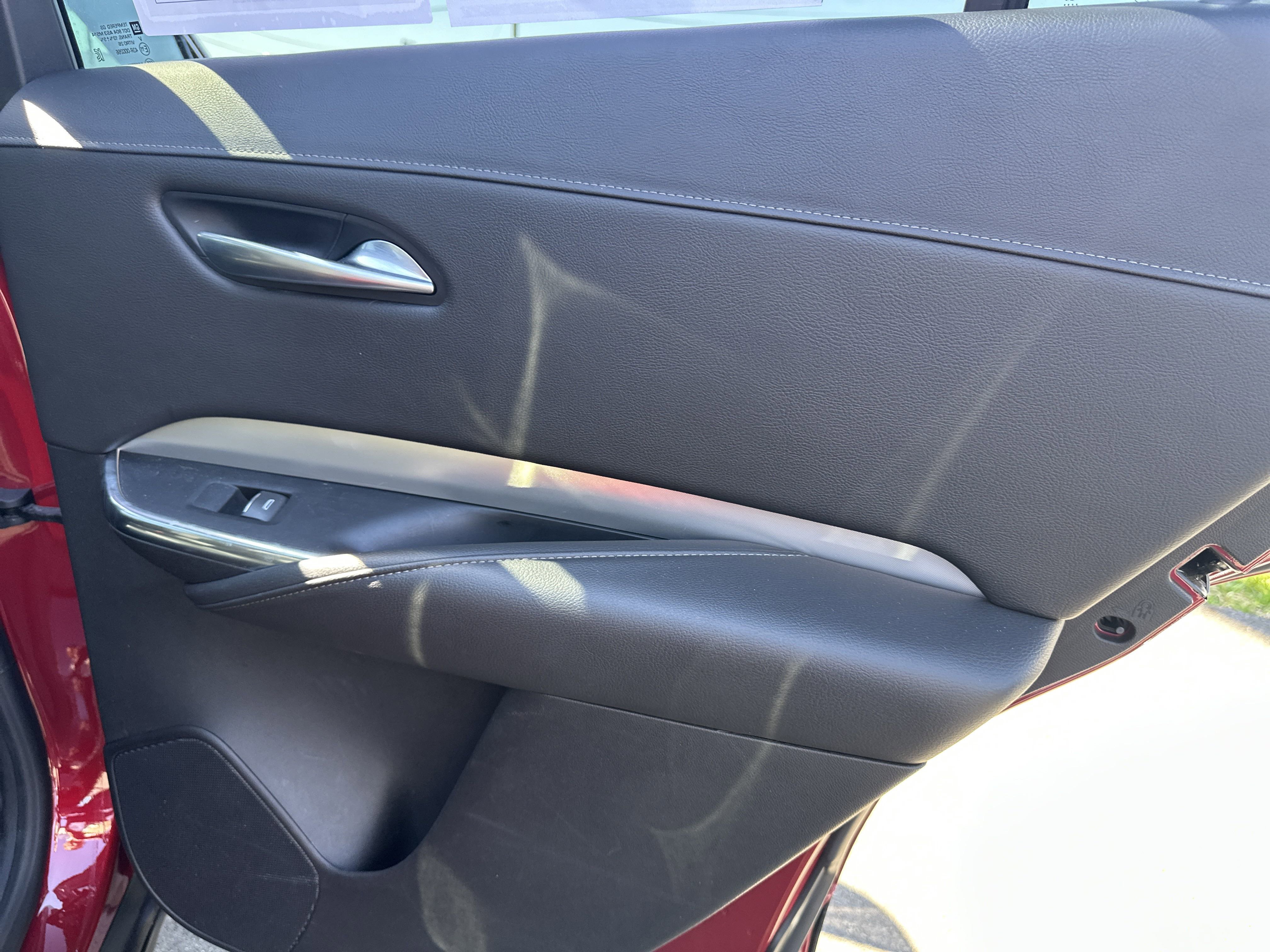 Used 2020 Cadillac XT4 Premium Luxury w/ Cold Weather Package image 19