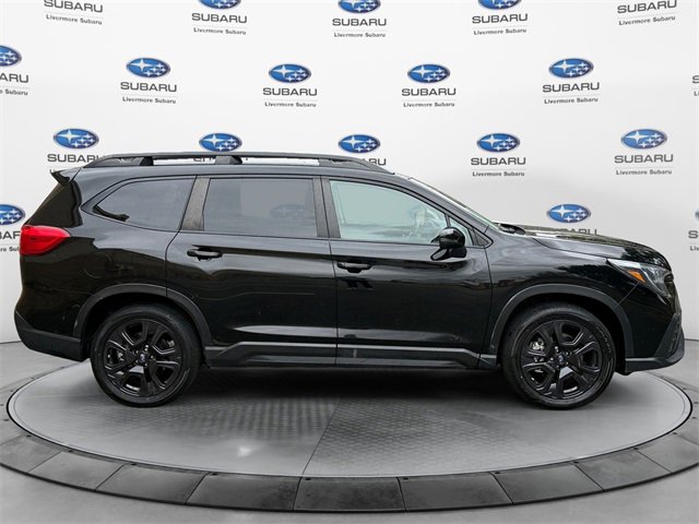 Used 2023 Subaru Ascent Onyx Edition image 3