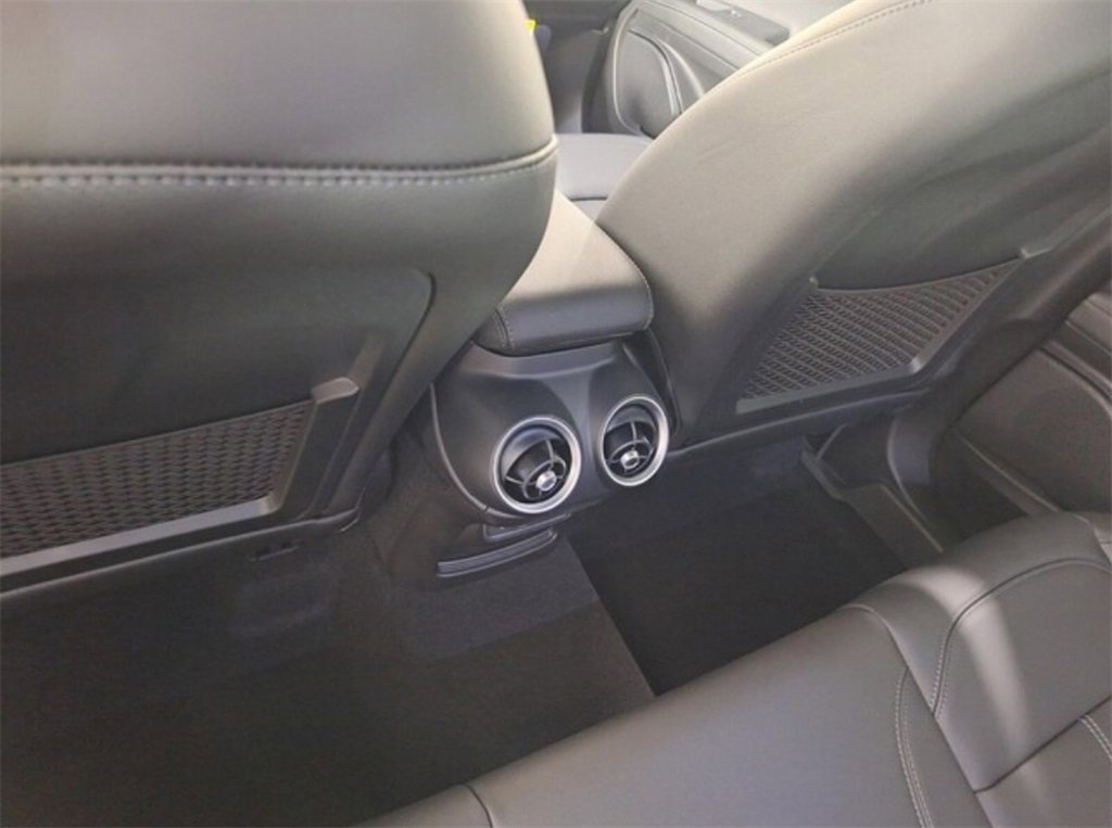 New 2025 Alfa Romeo Stelvio Sprint w/ Convenience Package image 15