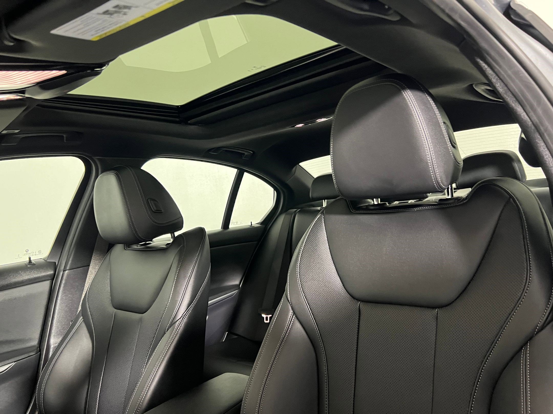 Used 2026 BMW 330i Sedan w/ Convenience Package image 15