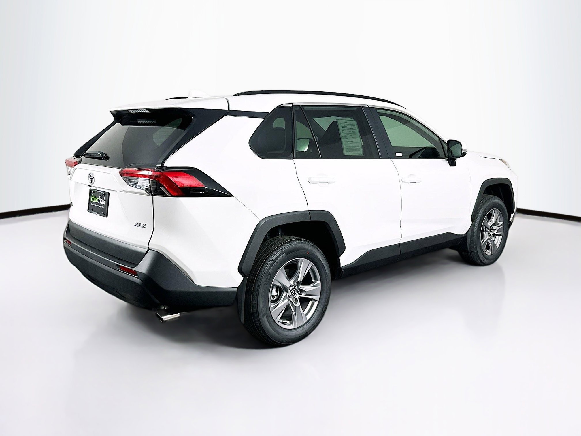 Used 2025 Toyota RAV4 XLE w/ Convenience Package image 9