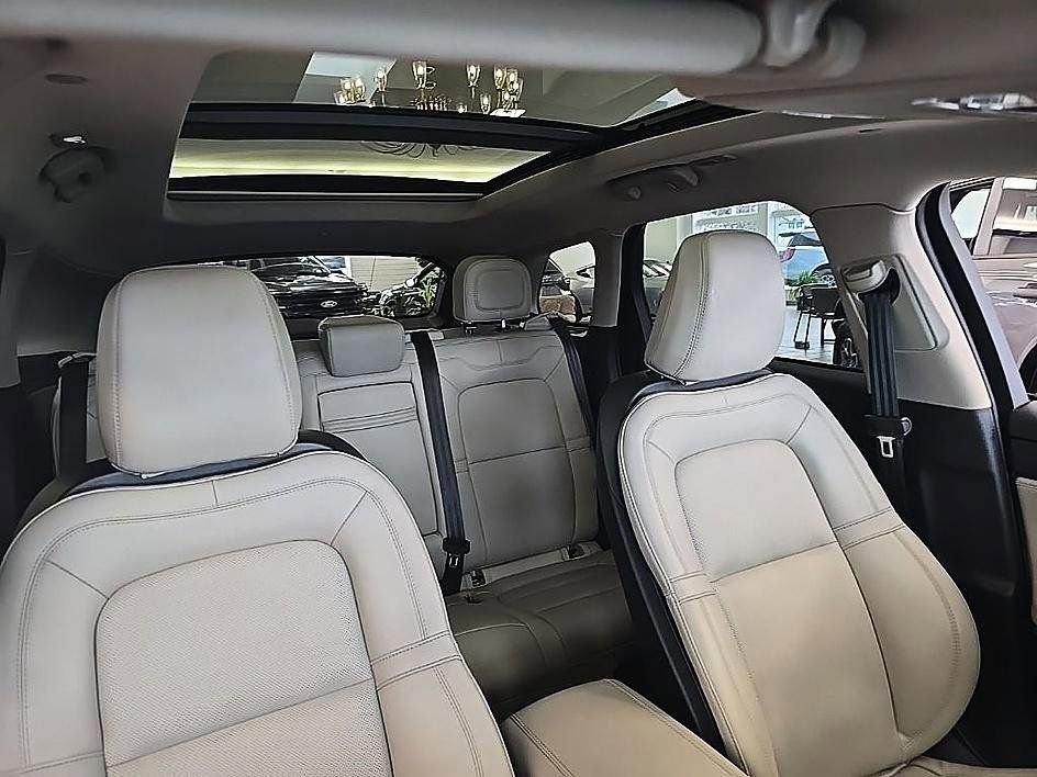 Used 2025 Lincoln Corsair AWD w/ Equipment Group 101A image 41