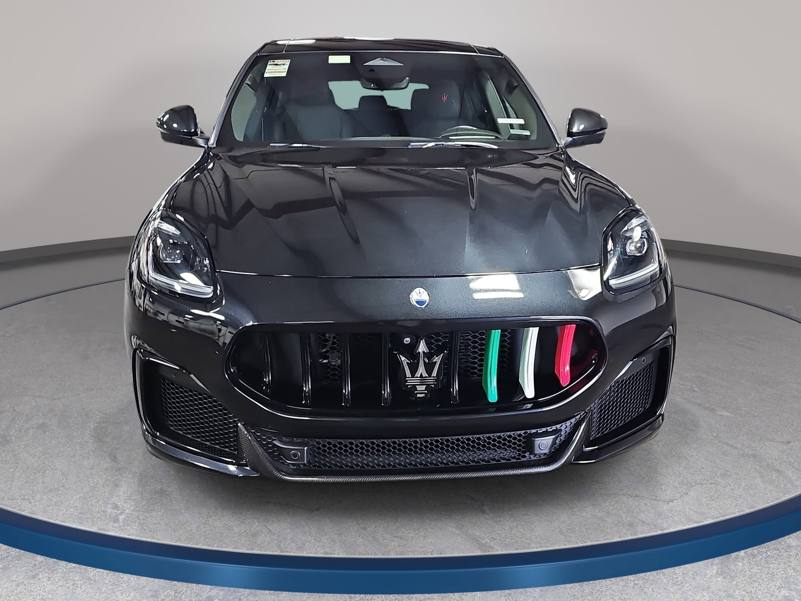 Used 2023 Maserati Grecale Trofeo AWD/4WD image 2