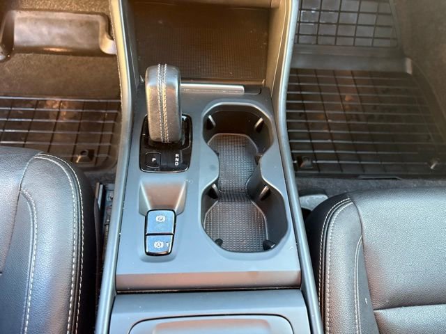 Used 2021 Volvo XC40 T4 Momentum w/ Protection Package Premier image 16