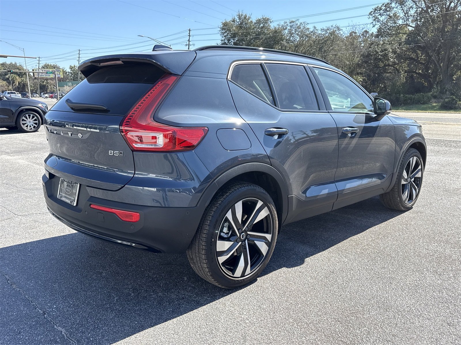 New 2026 Volvo XC40 B5 Ultra w/ Protection Package Premier AWD/4WD image 5