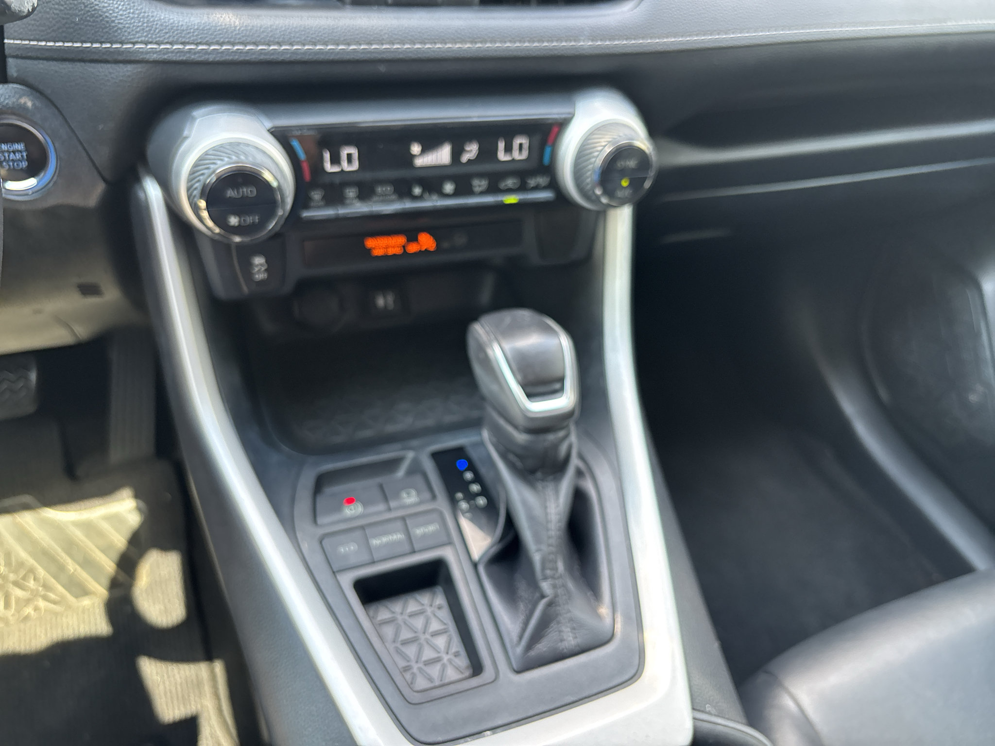 Used 2019 Toyota RAV4 XLE Premium FWD image 15